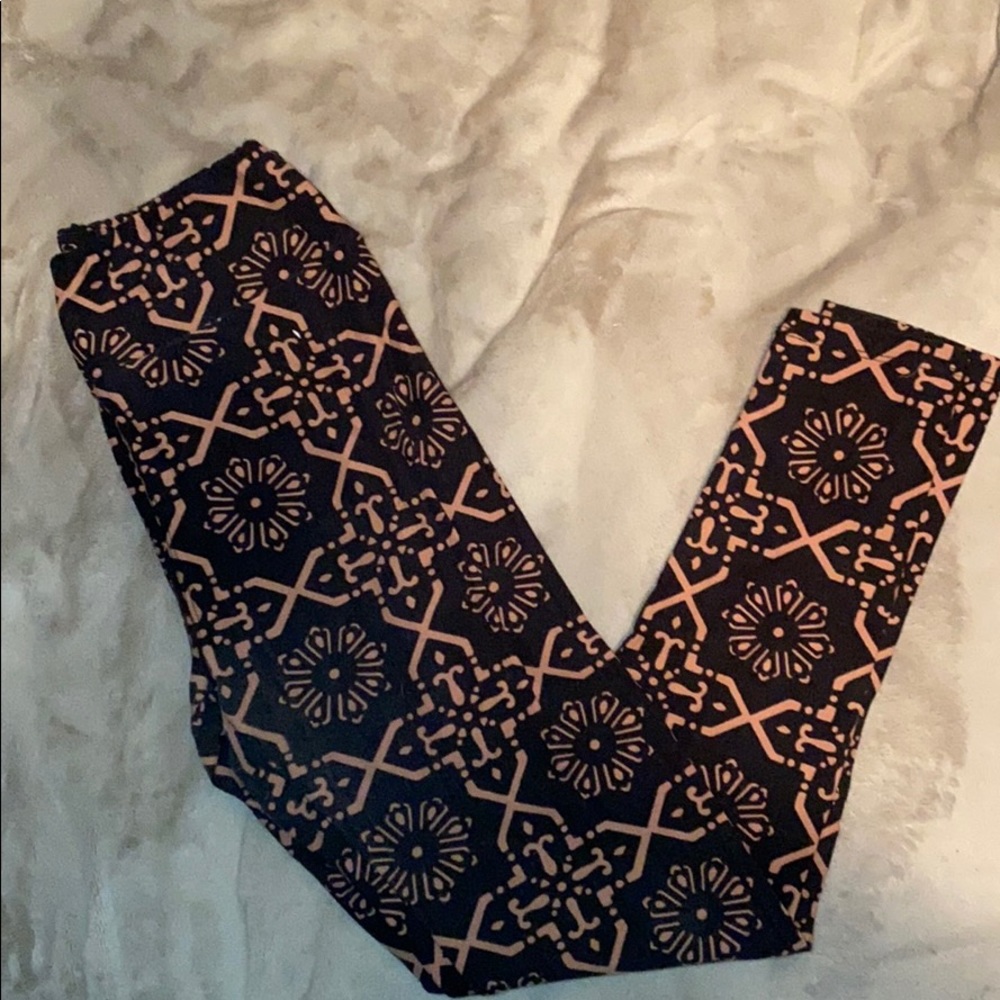 LuLaRoe Leggings (os 2-12)
